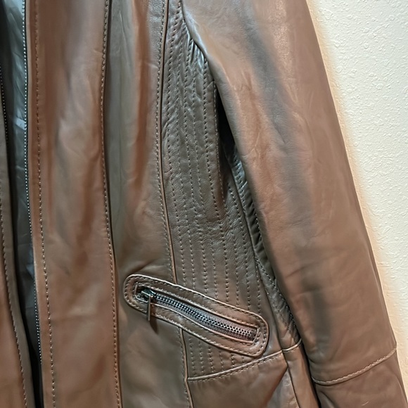 Jones New York leather jacket - Picture 2 of 3